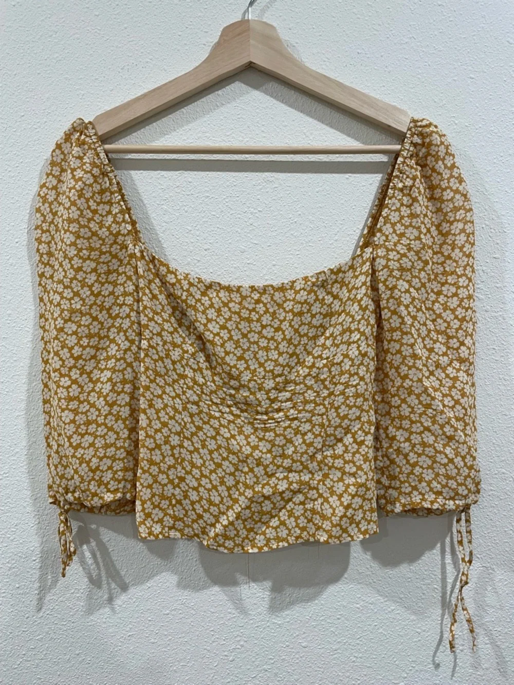 Reformation Floral Yellow White Top Puff Sleeves Summer Spring Size 2